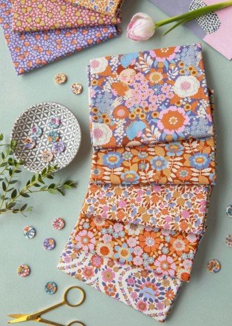 Tilda | Fat Quarter Bundle | The Wallflower Collection | Caramel/Thristle (5)