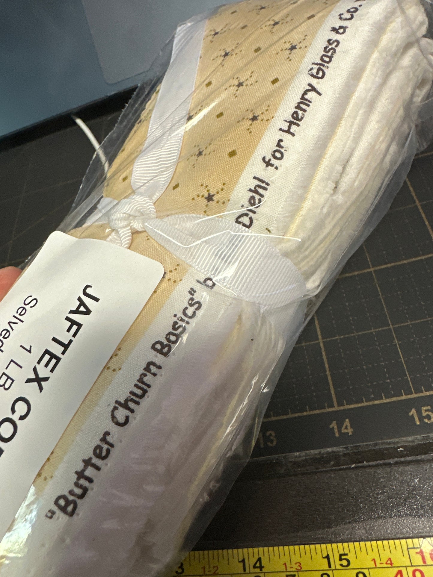 Selvedge Mystery 1 Pound Pack (studioe, Stof, Henry Glass, Blank Quilting, and more)